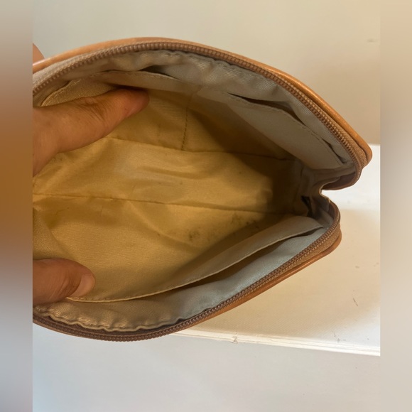 Coach cosmetic pouch, excellent used condition- multi color monogram print - Picture 4 of 7